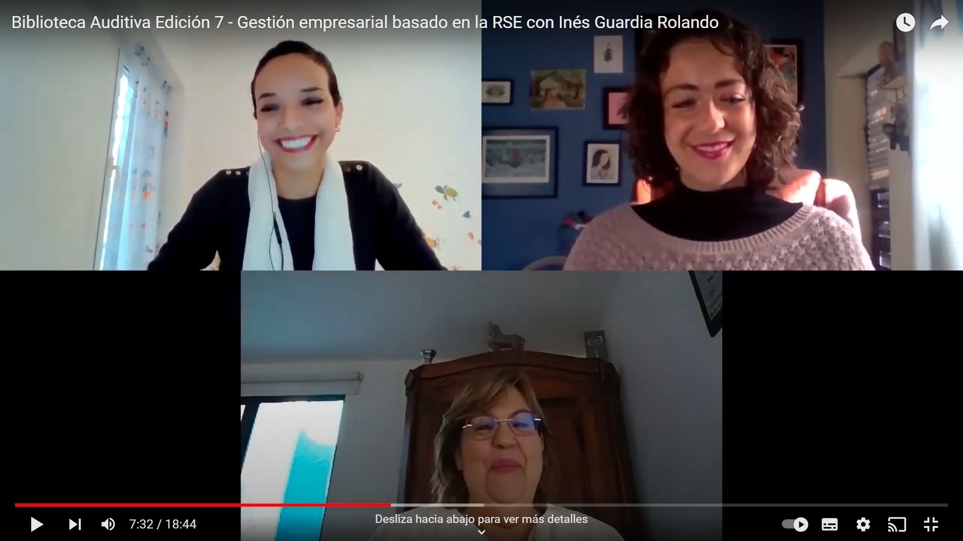 Imagen de una videollamada con tres mujeres sonrientes, parte de la Biblioteca Auditiva Edición 7 sobre gestión empresarial basada en RSE con Inés Guardia Rolando